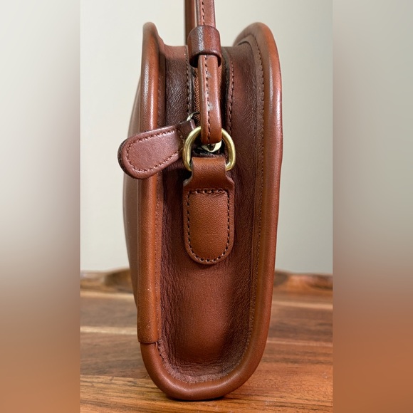 Vintage COACH Abbie British Tan Leather Crossbody 9017 - Picture 10 of 17